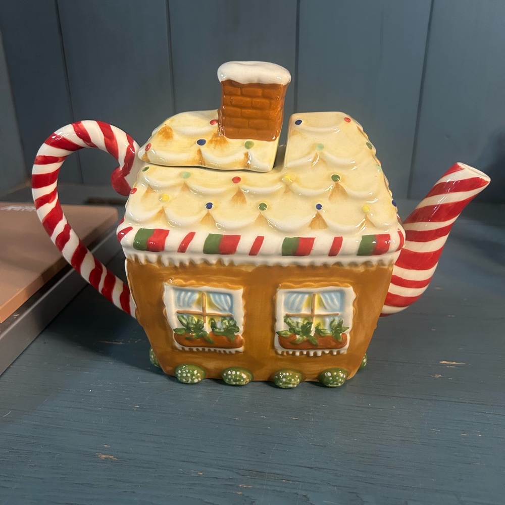 Vintage Charming Holiday 3D Gingerbread House Teapot by MESA